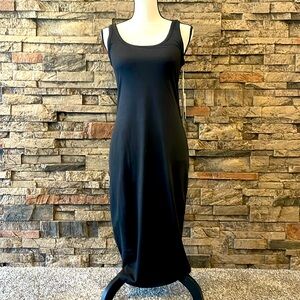 Vuori Halo Essential Dress NWT size M